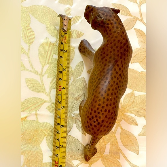 African Safari Big Cat Hand Carved Wood Folk Art Spotted Leopard Cheetah Figure - Picture 7 of 11